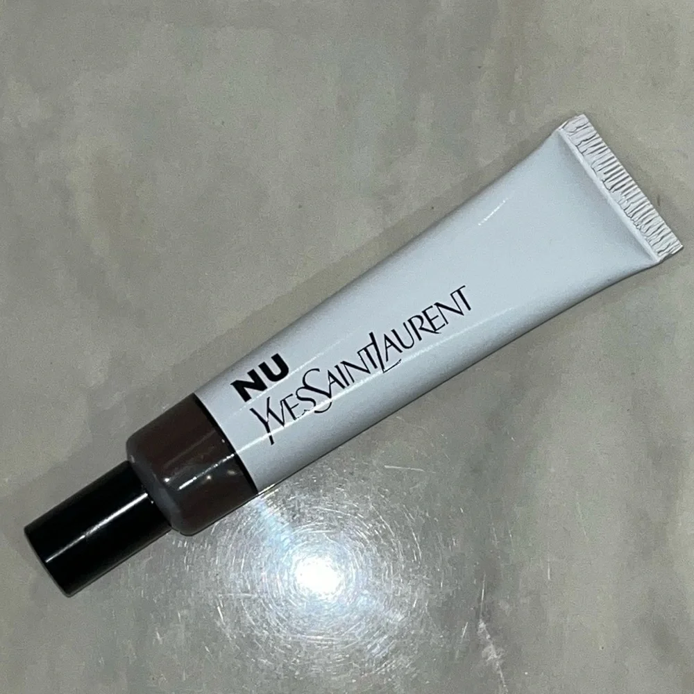 Yves Saint Laurent Nu Bare Look Tint Hydrating Skin Tint Foundation, shade 20